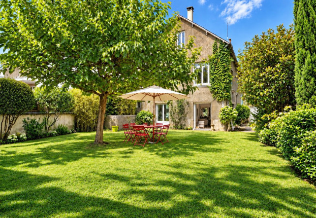 Maison 8 pièces 231 m² · à Nantes · 231 m² · 850 000 €