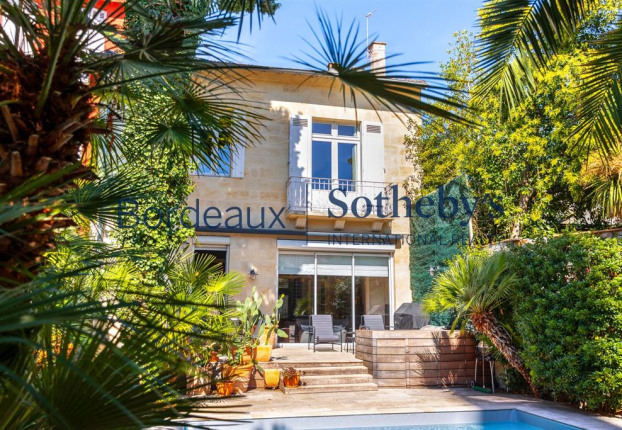 Maison 9 pièces 245 m² · à Hôtel de Ville-Quinconce-Saint Seurin-Fondaudège, Bordeaux · 245 m² · 1 650 000 €