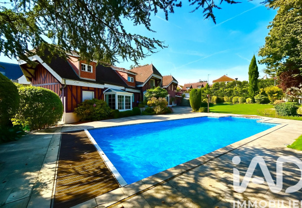 Maison 9 pièces 313 m² · à Saint-Fargeau-Ponthierry · 313 m² · 990 000 €
