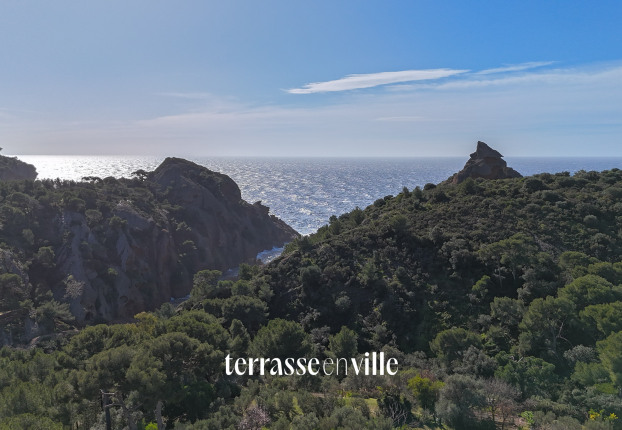 Maison 6 pièces 243 m² · à La Ciotat · 243 m² · 1 690 000 €