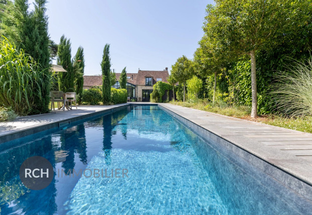 Maison 9 pièces 249 m² · à Montfort-l'Amaury · 248,7 m² · 2 094 000 €