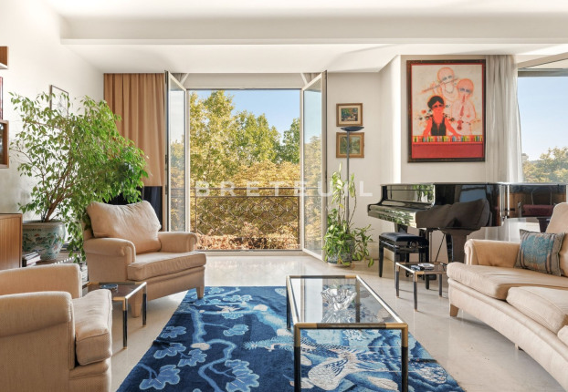 Appartement 5 pièces 145 m² · à Neuilly-sur-Seine · 144,7 m² · 1 550 000 €