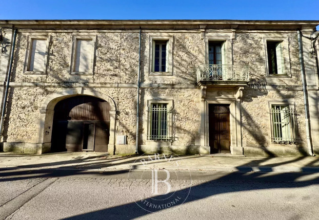 Maison 7 pièces 236 m² · à Nîmes · 236 m² · 649 000 €