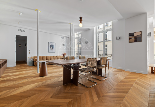 Appartement 5 pièces 168 m² · à Paris 1er · 167,9 m² · 3 000 000 €