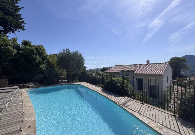 Maison 7 pièces 195 m² · à Hauteurs de Carqueiranne, Carqueiranne · 195 m² · 1 590 000 €