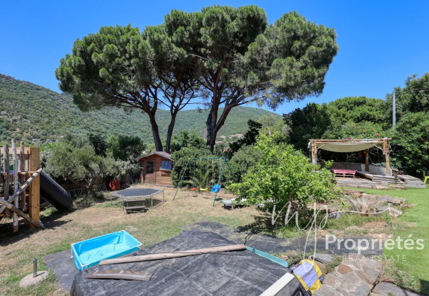 Maison 5 pièces 106 m² · à Rayol-Canadel-sur-Mer · 105,8 m² · 525 000 €