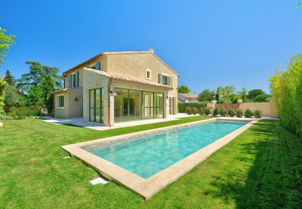 Maison 6 pièces 254 m² · à Eygalières · 254 m² · 2 995 000 €