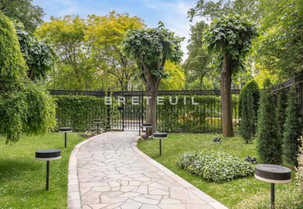 Appartement 4 pièces 138 m² · à Porte Dauphine, Paris 16ème · 138 m² · 1 880 000 €