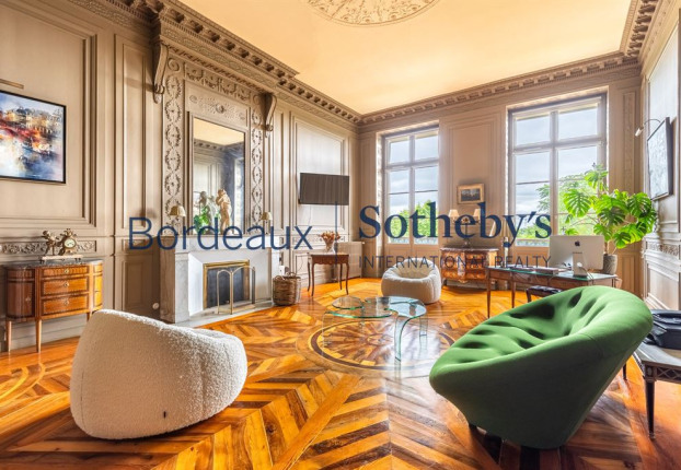 Appartement 9 pièces 276 m² · à Bordeaux · 276 m² · 1 680 000 €
