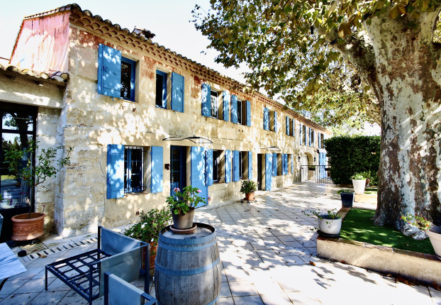 Maison 16 pièces 600 m² · à Nîmes · 600 m² · 1 690 000 €
