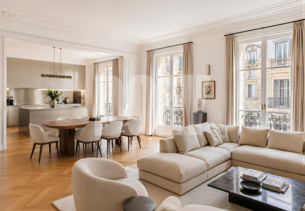 Appartement 4 pièces 168 m² · à Paris 8ème · 168 m² · 2 480 000 €