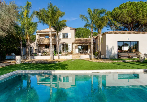 Maison 8 pièces 350 m² · à Grimaud · 350 m² · 2 990 000 €