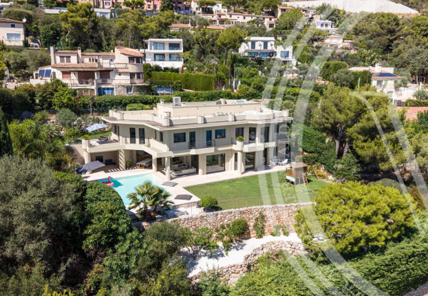 Maison 7 pièces 370 m² · à Beausoleil · 370 m² · 6 800 000 €