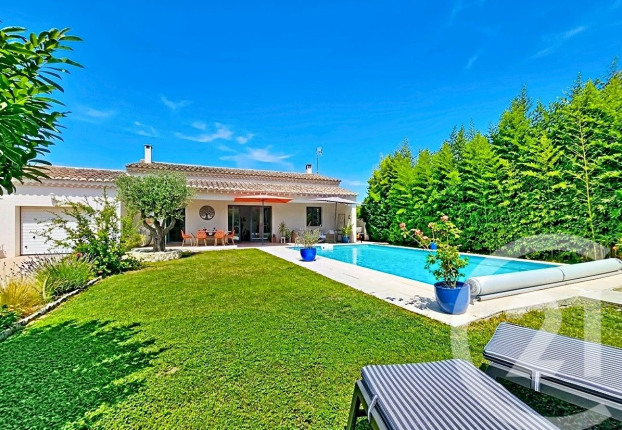 Maison 6 pièces 140 m² · à Mouries · 140 m² · 695 000 €
