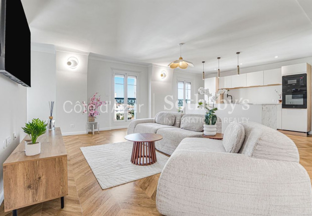 Appartement 3 pièces 83 m² · à Antibes · 83 m² · 735 000 €