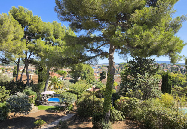 Maison 5 pièces 135 m² · à Sanary-sur-Mer · 135 m² · 1 330 000 €