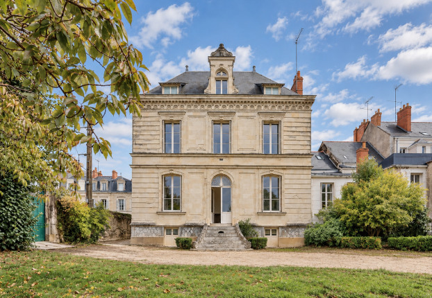 Maison 12 pièces 300 m² · à Angers · 300 m² · 1 150 000 €