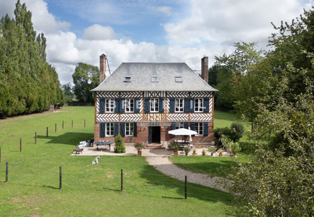 Maison 8 pièces 210 m² · à Beuzeville · 210 m² · 990 000 €