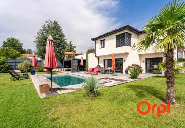Maison 5 pièces 244 m² · à Francheville · 244 m² · 1 050 000 €