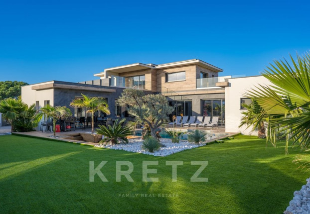 Maison 9 pièces 386 m² · à Le Grau d'Agde · 386 m² · 2 490 000 €