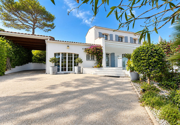 Maison 8 pièces 212 m² · à Saint-Raphaël · 212 m² · 1 400 000 €