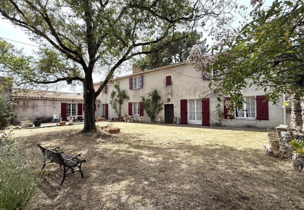 Maison 9 pièces 284 m² · à Les Sables-d'Olonne · 284 m² · 774 500 €