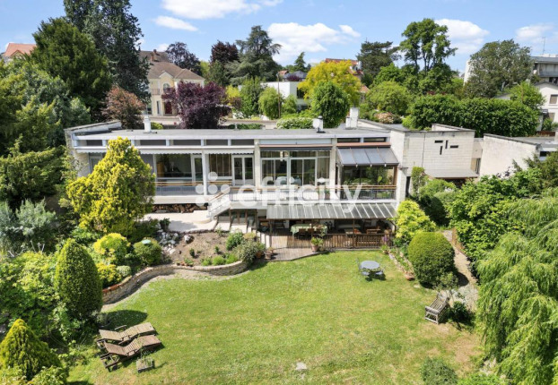 Maison 12 pièces 309 m² · à Gressets-Centre-Garenne-Bechevet, la Celle-Saint-Cloud · 309 m² · 1 560 000 €