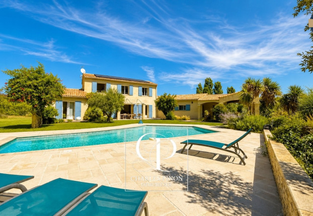 Maison 8 pièces 233 m² · à Rognes · 233 m² · 1 160 000 €