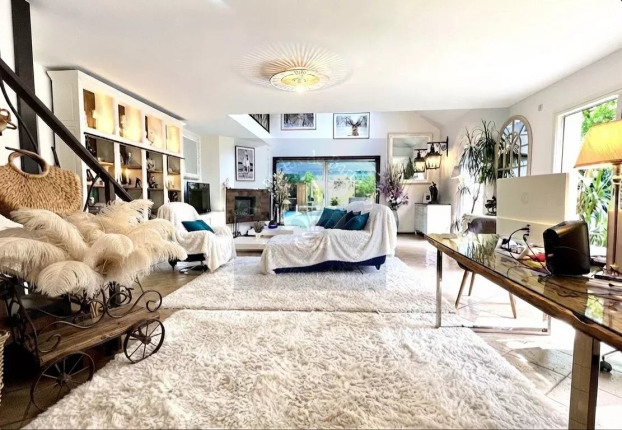 Maison 9 pièces 378 m² · à Bois-le-Roi · 378 m² · 995 000 €