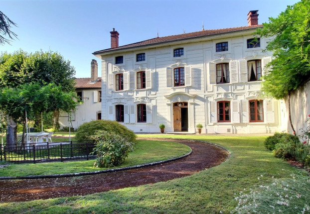Maison 8 pièces 307 m² · à La Sône · 307 m² · 690 000 €