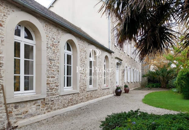 Maison 9 pièces 246 m² · à Lessay · 246 m² · 695 000 €