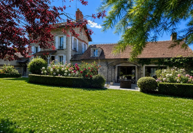 Maison 8 pièces 348 m² · à Barbizon · 348 m² · 1 090 000 €