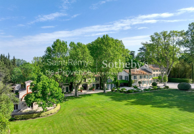 Maison 23 pièces 1006 m² · à Saint-Rémy-de-Provence · 1 006 m² · 8 900 000 €