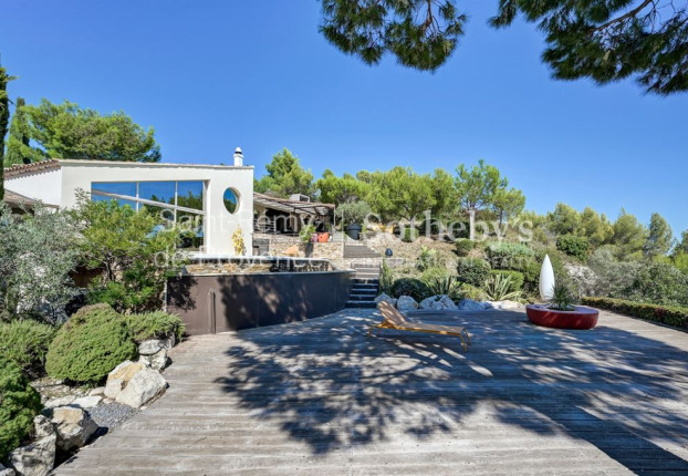 Maison 6 pièces 180 m² · à Villeneuve-lès-Avignon · 180 m² · 1 390 000 €