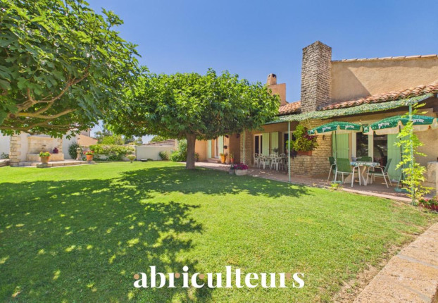 Maison 8 pièces 198 m² · à Charleval · 198 m² · 661 500 €