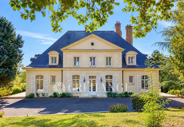 Maison 12 pièces 448 m² · à Herbeville · 448 m² · 1 740 000 €