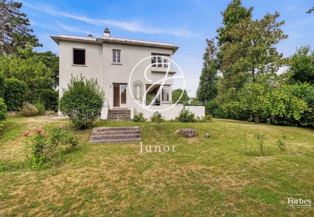 Maison 7 pièces 151 m² · à La Celle-Saint-Cloud · 151,1 m² · 895 000 €