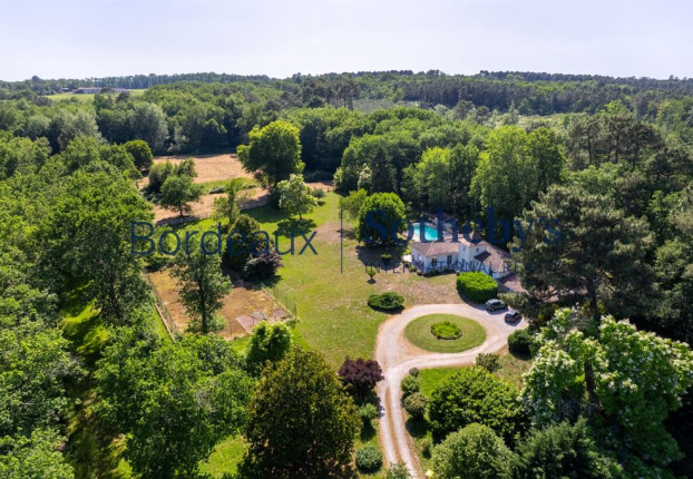 Maison 6 pièces 260 m² · à Bordeaux · 260 m² · 795 000 €