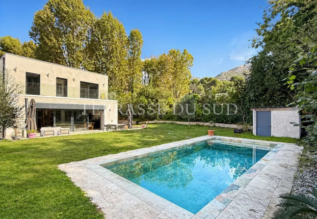 Maison 5 pièces 216 m² · à Le Cabot, Marseille 9ème · 216 m² · 995 000 €