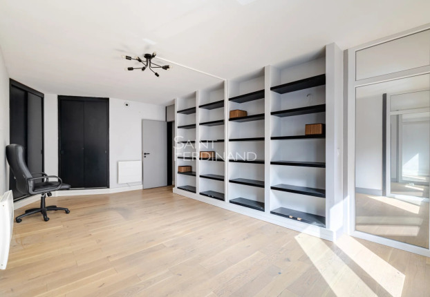 Appartement 5 pièces 95 m² · à Pasteur Montparnasse, Paris 15ème · 94,7 m² · 890 000 €
