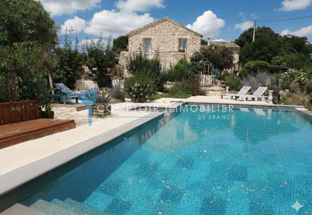 Maison 10 pièces 463 m² · à Goudargues · 463 m² · 1 200 000 €