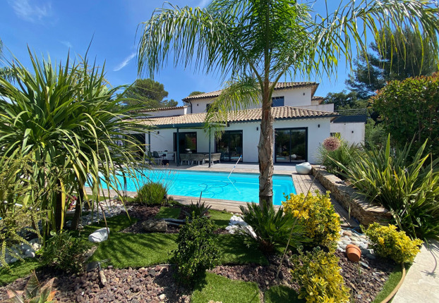 Maison 8 pièces 285 m² · à Roquebrune-sur-Argens · 285 m² · 880 000 €