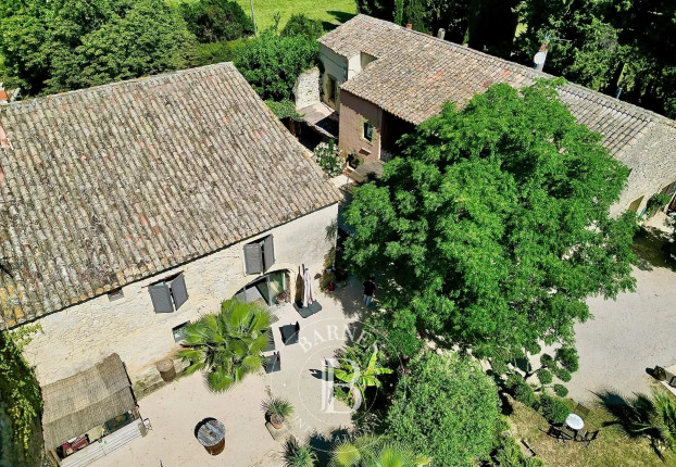 Maison 10 pièces 410 m² · à Uzès · 410 m² · 895 000 €