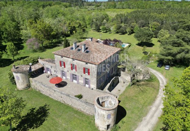 Maison 25 pièces 831 m² · à Casteljaloux · 831 m² · 1 750 000 €