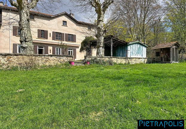 Maison 7 pièces 320 m² · à Saint-Genis-Laval · 320 m² · 495 000 €