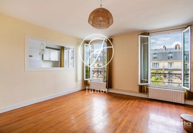 Appartement 4 pièces 90 m² · à Courcelles-Wagram, Paris 17ème · 89,9 m² · 1 170 000 €