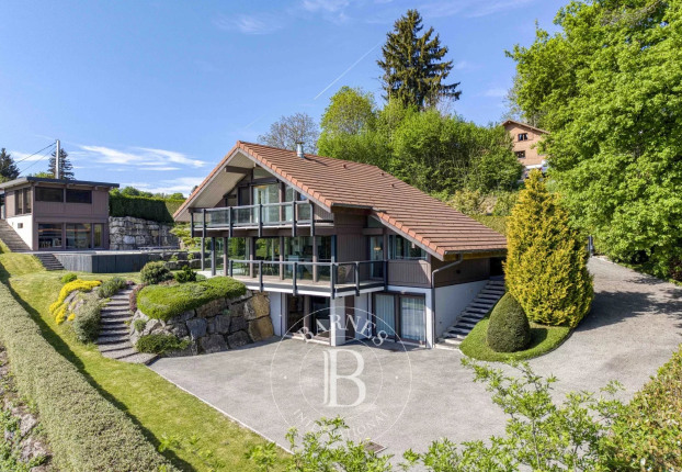 Maison 10 pièces 277 m² · à Etaux · 276,8 m² · 1 190 000 €