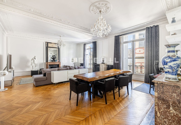 Appartement 5 pièces 188 m² · à Paris 16ème · 188 m² · 2 380 000 €