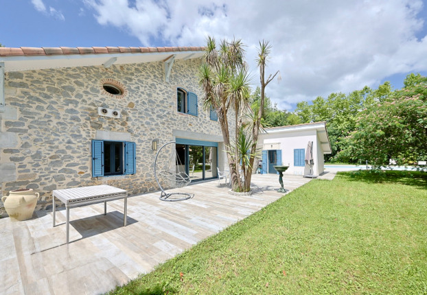 Maison 7 pièces 372 m² · à Bayonne · 371,6 m² · 850 000 €