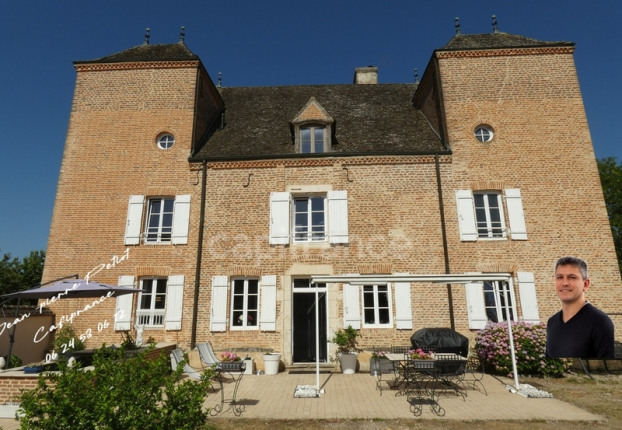 Maison 13 pièces 395 m² · à Saint-Martin-en-Bresse · 395 m² · 660 000 €